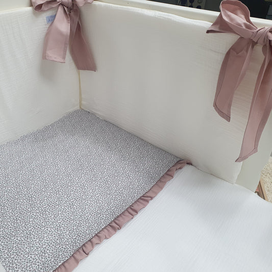 Conjunto cuna: chichonera y nórdico