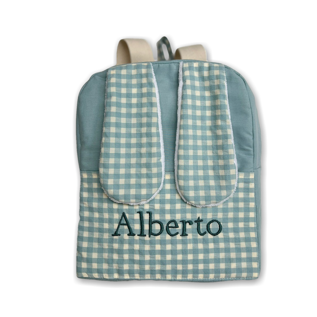 Mochila con orejas de conejo