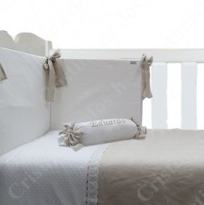 Conjunto Cuna En Lino Natural, Plumetti Blanco Y Pasacintas